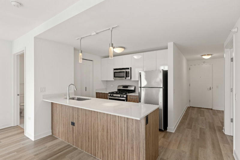 356 W Wolf Point Plz - Photo 2 of 15