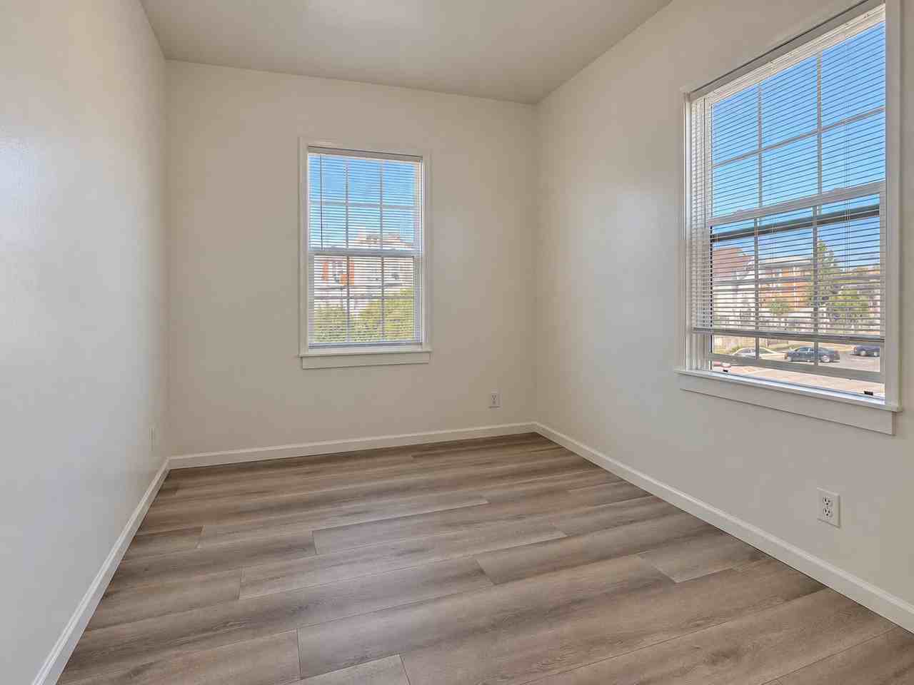 1408 21st Ave #202 - Photo 4 of 12