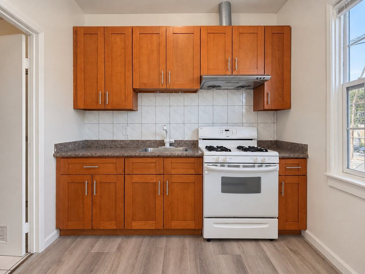 1408 21st Ave #202 - Photo 7 of 12