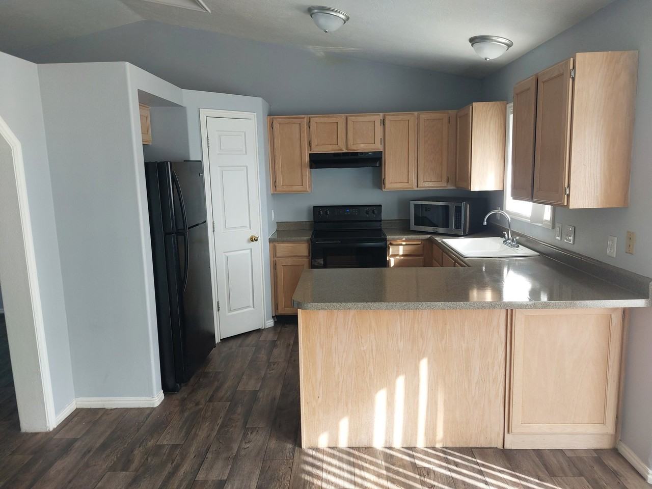 3731 Sw - Photo 4 of 17