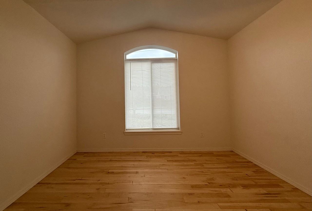 1565 N Summit Rd #FOR - Photo 4 of 10
