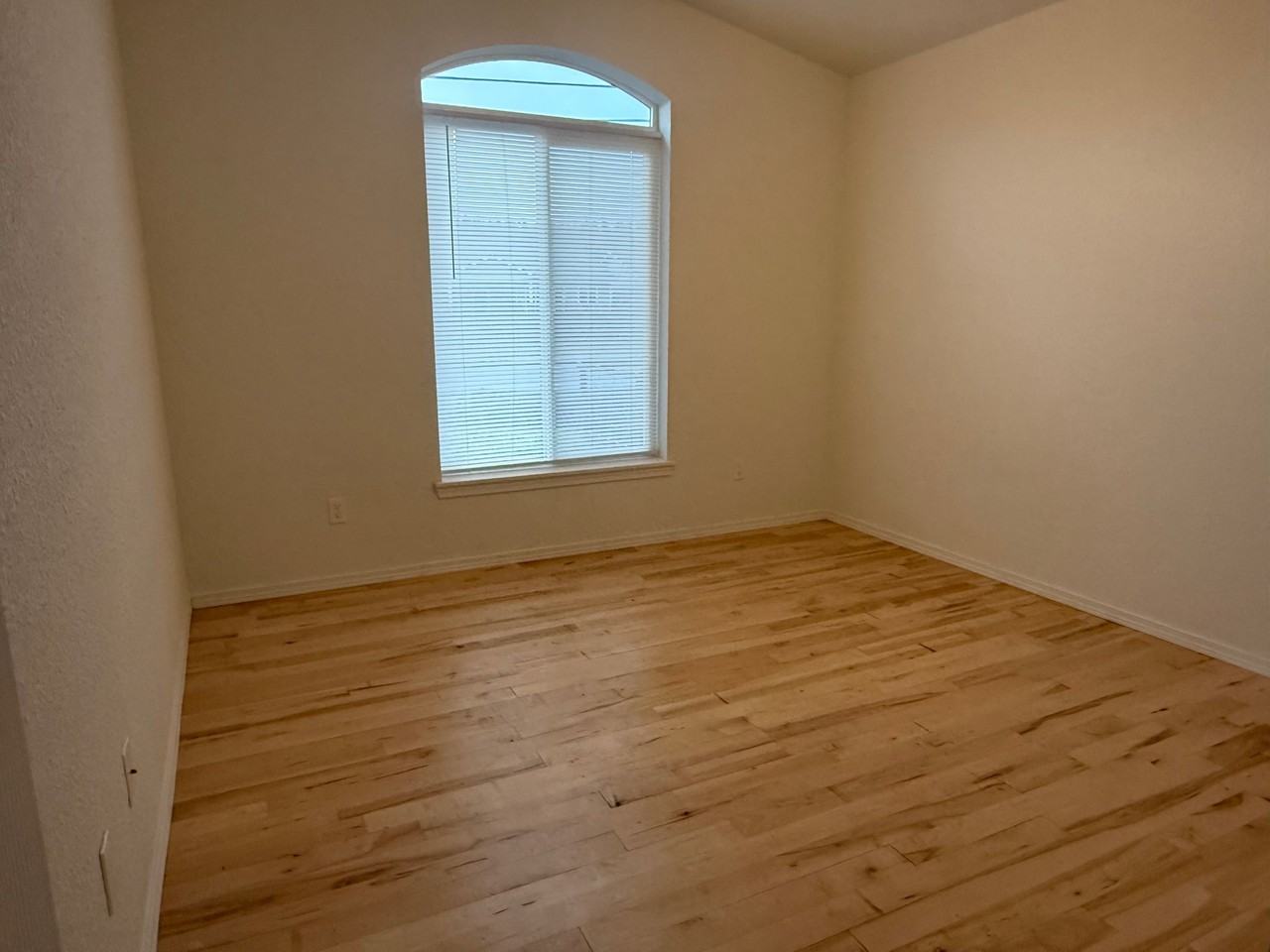 1565 N Summit Rd #FOR - Photo 6 of 10