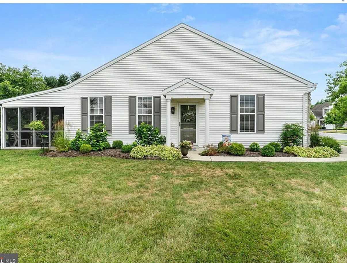 640 Springhouse Ln - Photo 2 of 12