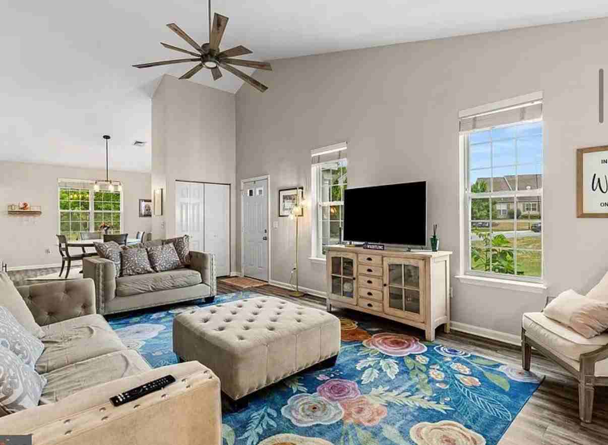640 Springhouse Ln - Photo 6 of 12