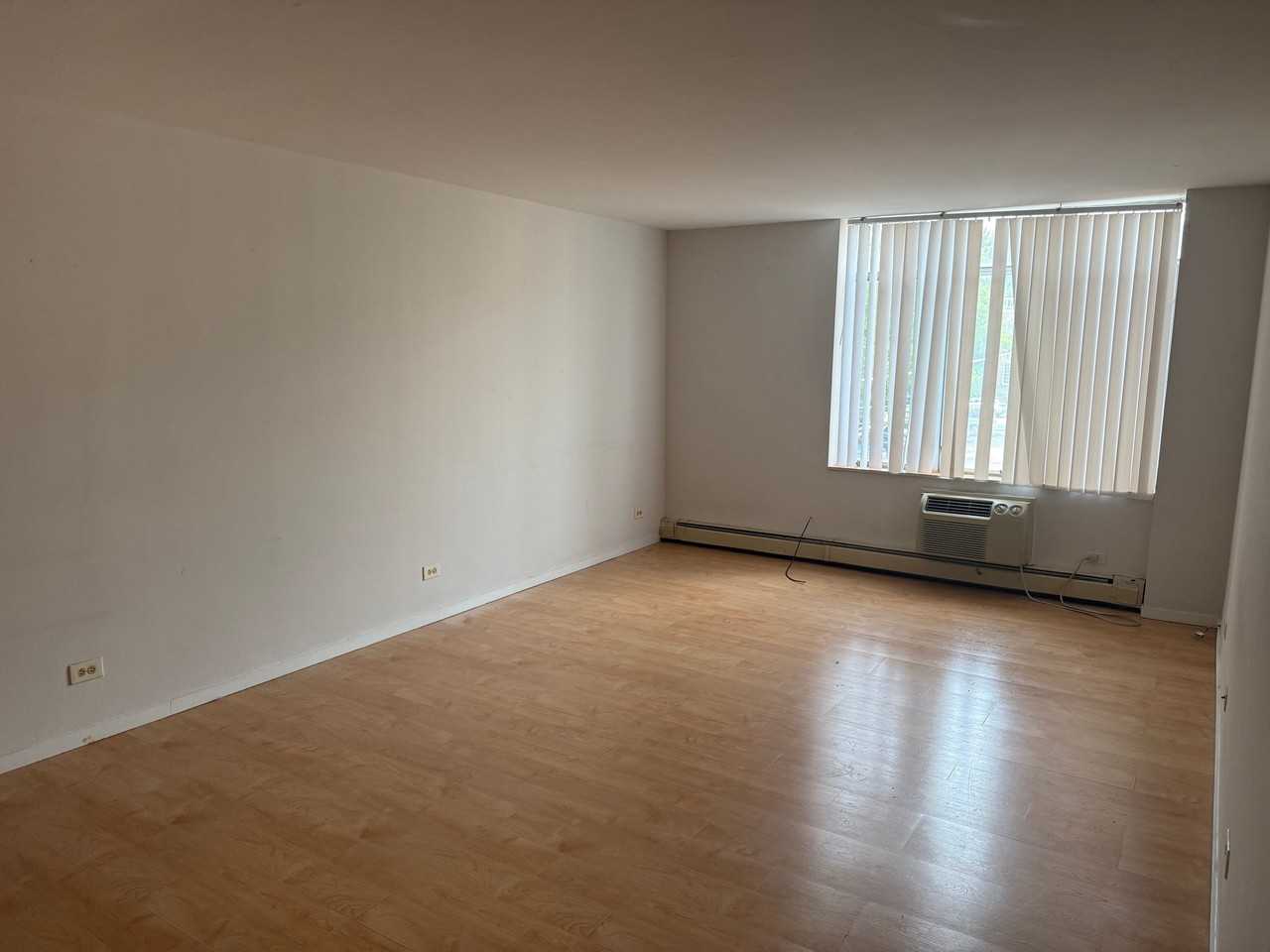 580 N Bank Ln #20 - Photo 4 of 9