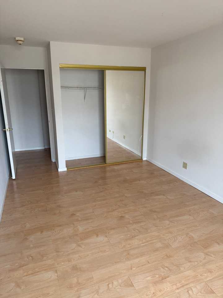 580 N Bank Ln #20 - Photo 5 of 9
