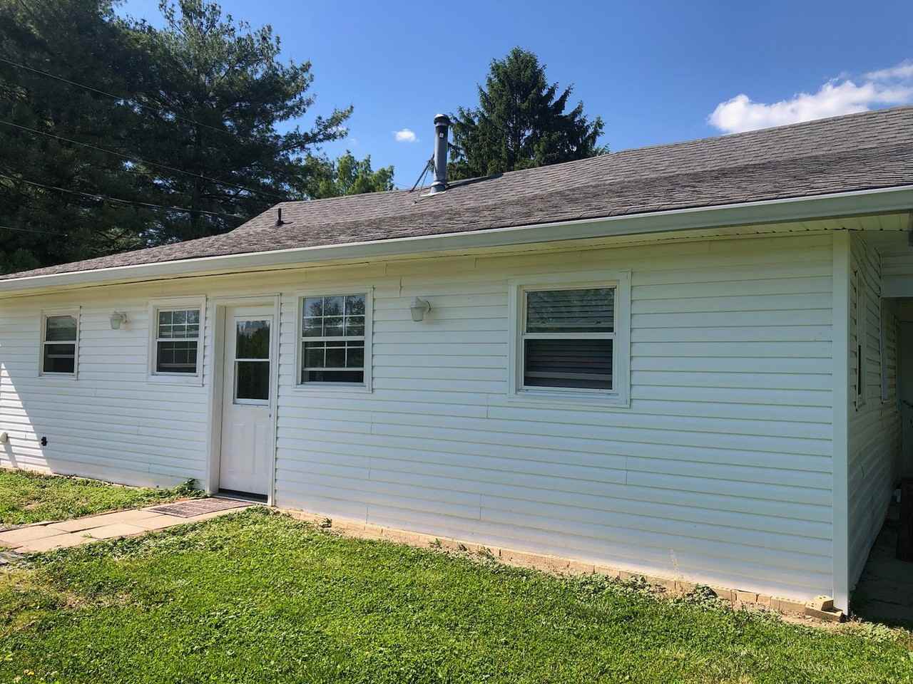 829 Locust Corner Rd - Photo 6 of 20