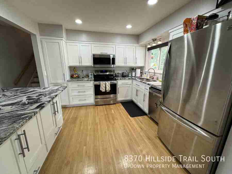 8370 Hillside Trl S - Photo 5 of 39