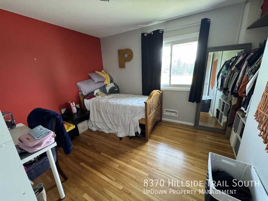 8370 Hillside Trl S - Photo 6 of 39
