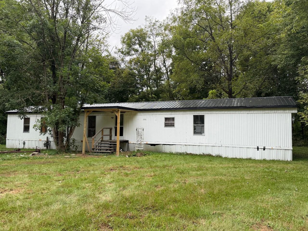183 Ainsley Ave - Photo 2 of 15