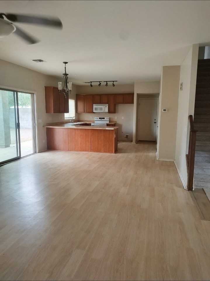 39329 N Laura Ave - Photo 4 of 20