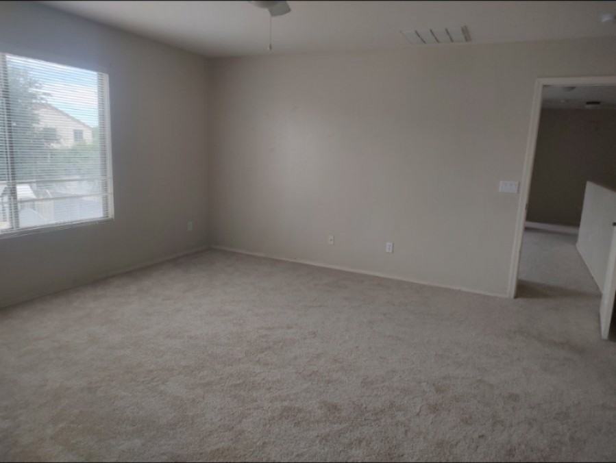 39329 N Laura Ave - Photo 7 of 20