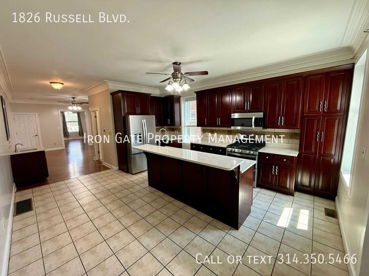 1826 Russell Blvd - Photo 6 of 45