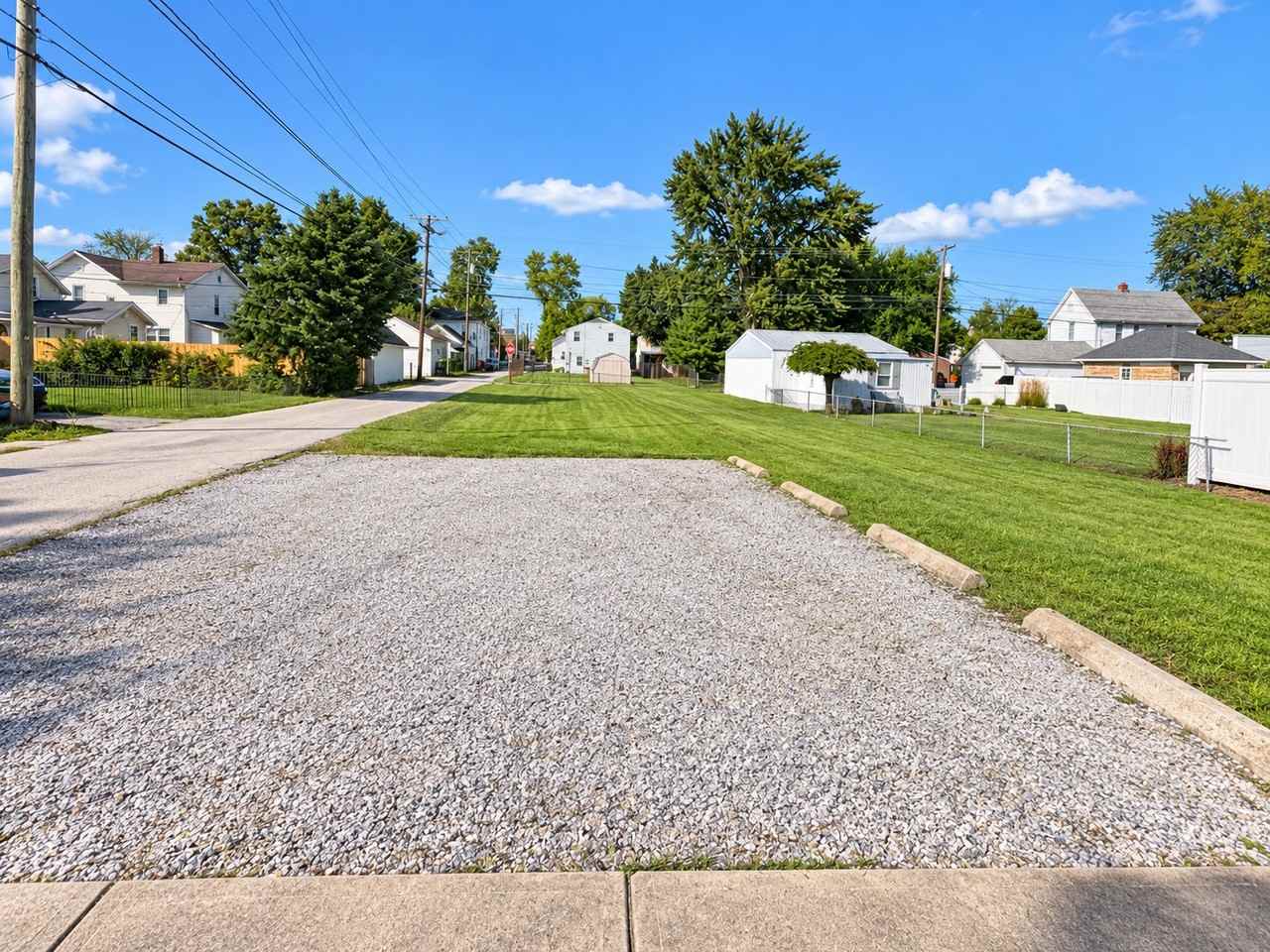 314 W Lincoln St - Photo 2 of 14