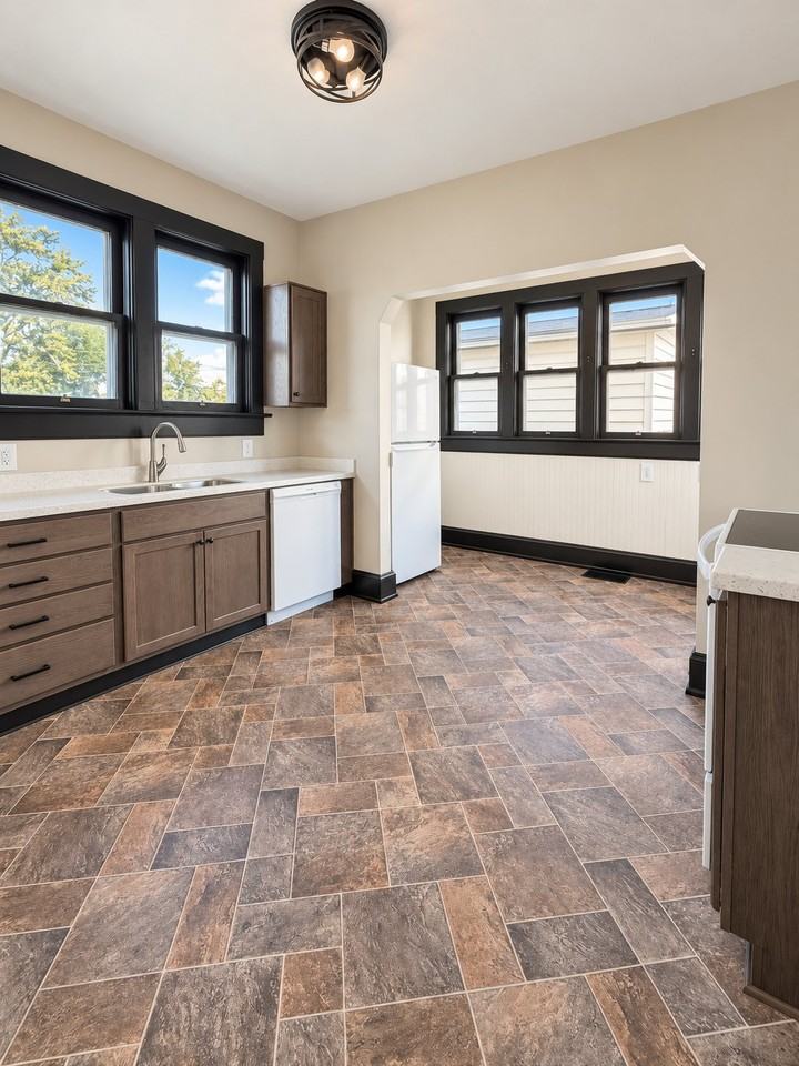 314 W Lincoln St - Photo 5 of 14