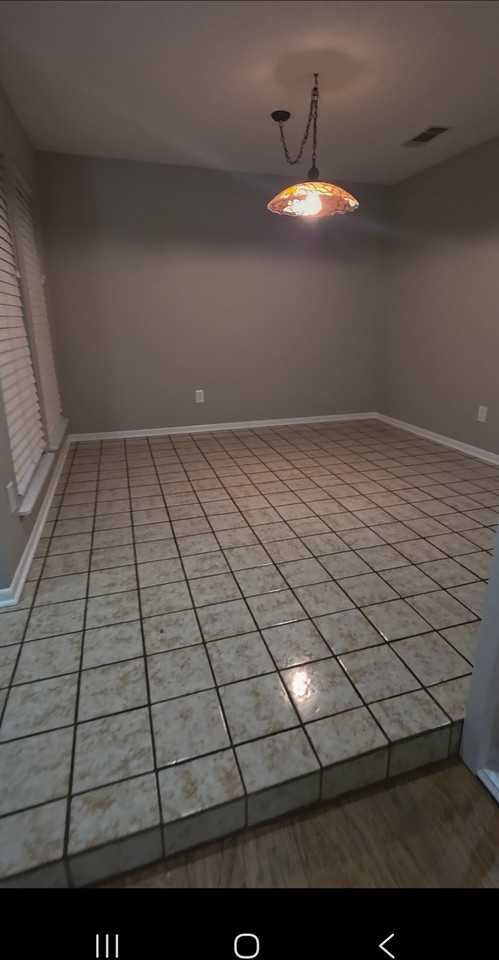 300 Windermere Blvd - Photo 2 of 10