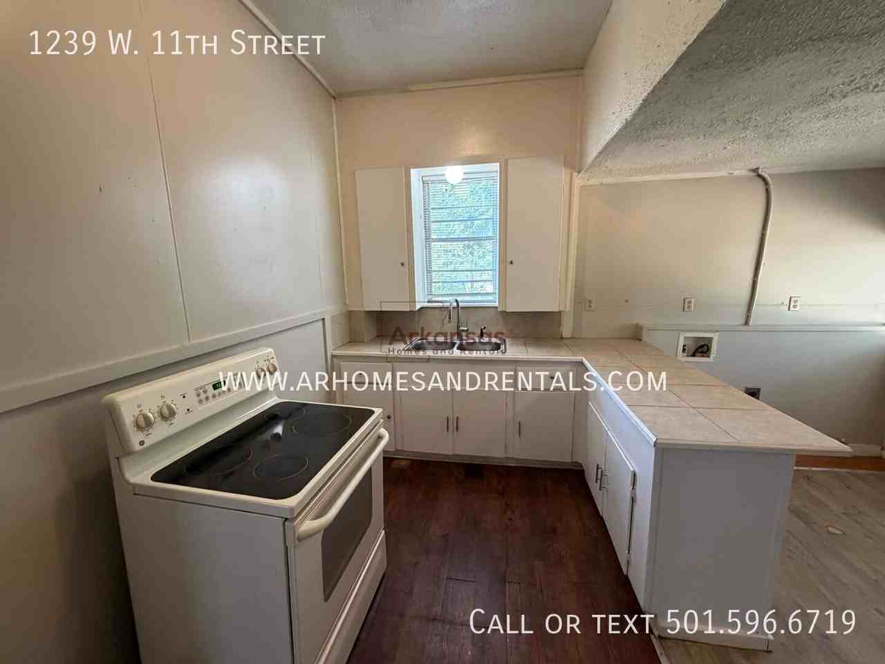 1239 W 11th St - Photo 5 of 15