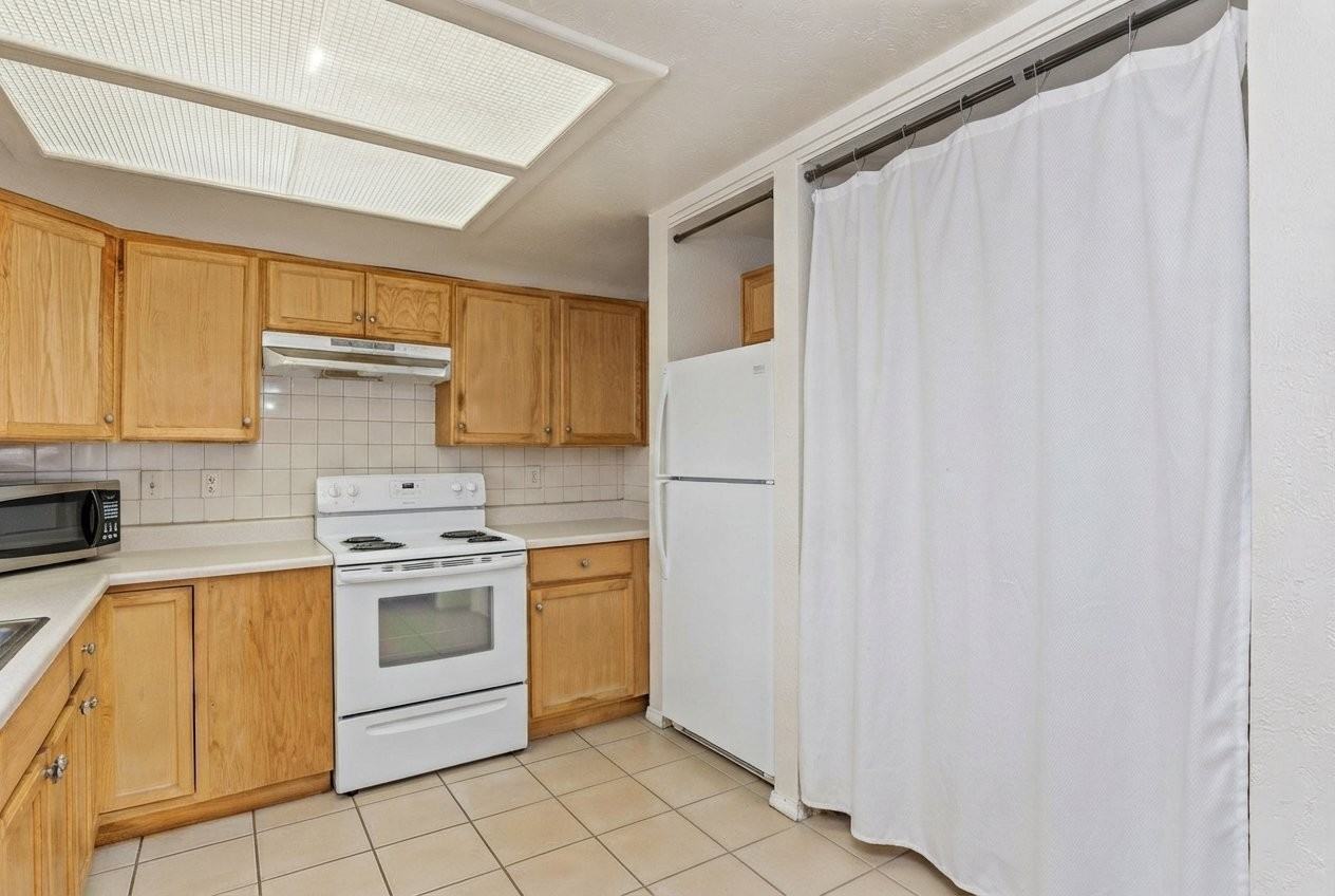 10909 Bob Stone Dr #A - Photo 7 of 14