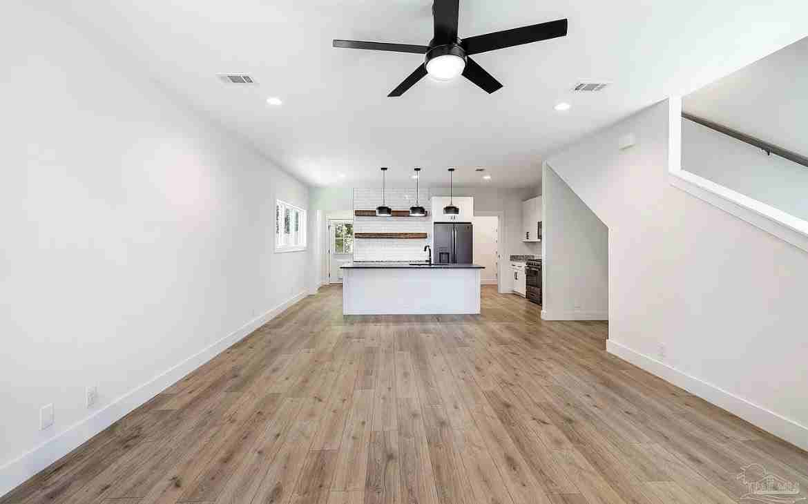 615 N B St - Photo 5 of 20
