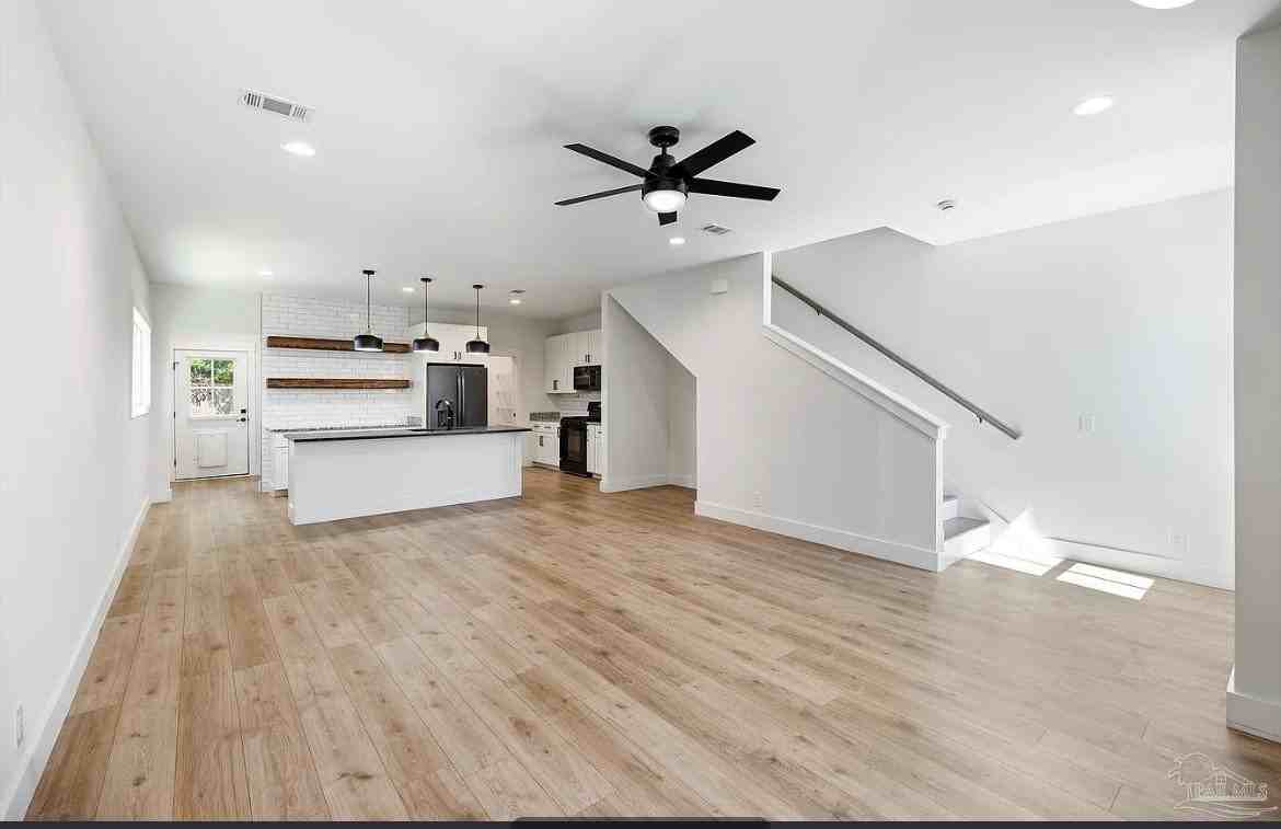 615 N B St - Photo 6 of 20