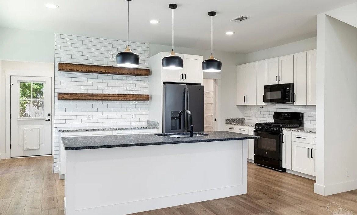 615 N B St - Photo 7 of 20