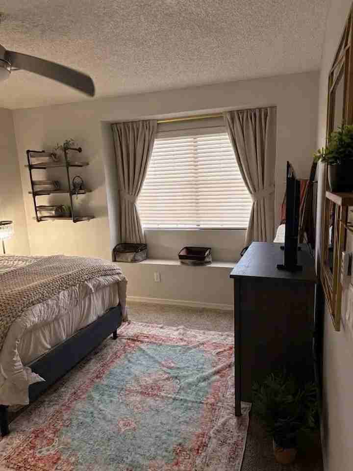 7625 W Cheryl Dr - Photo 3 of 8