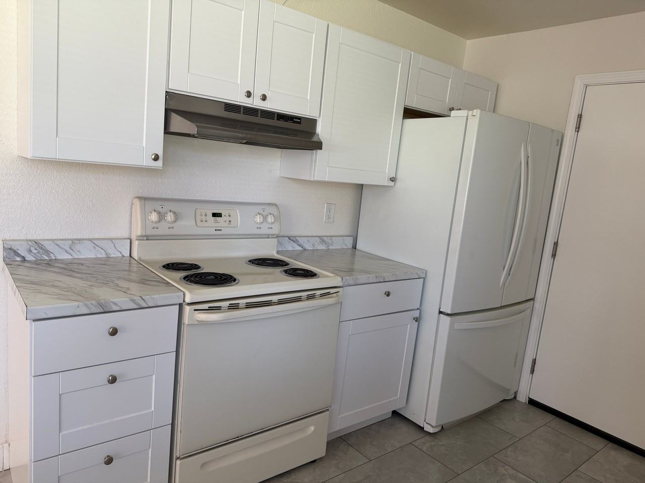 1090 Acacia Ave - Photo 4 of 13