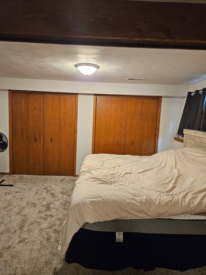 327 6th St - Photo 5 of 7