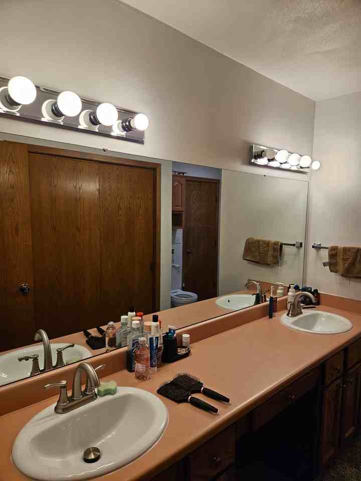 327 6th St - Photo 7 of 7