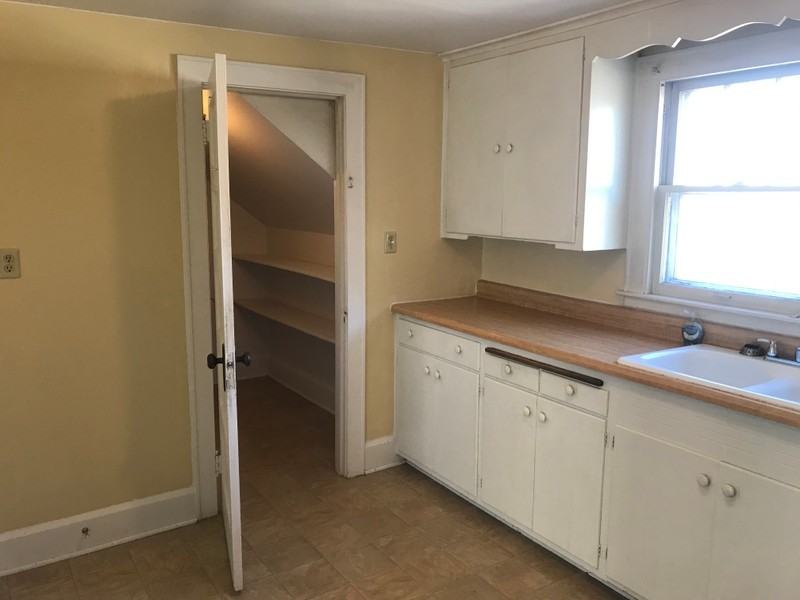 2043 Saint Clair St - Photo 5 of 10