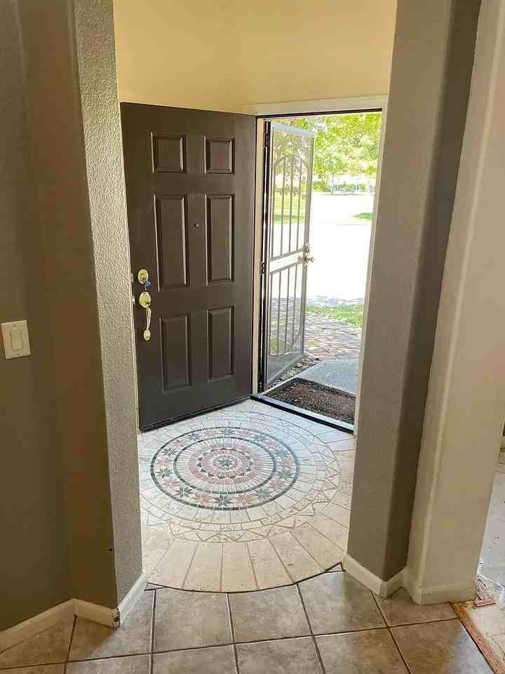 9400 Trolio Way - Photo 4 of 17