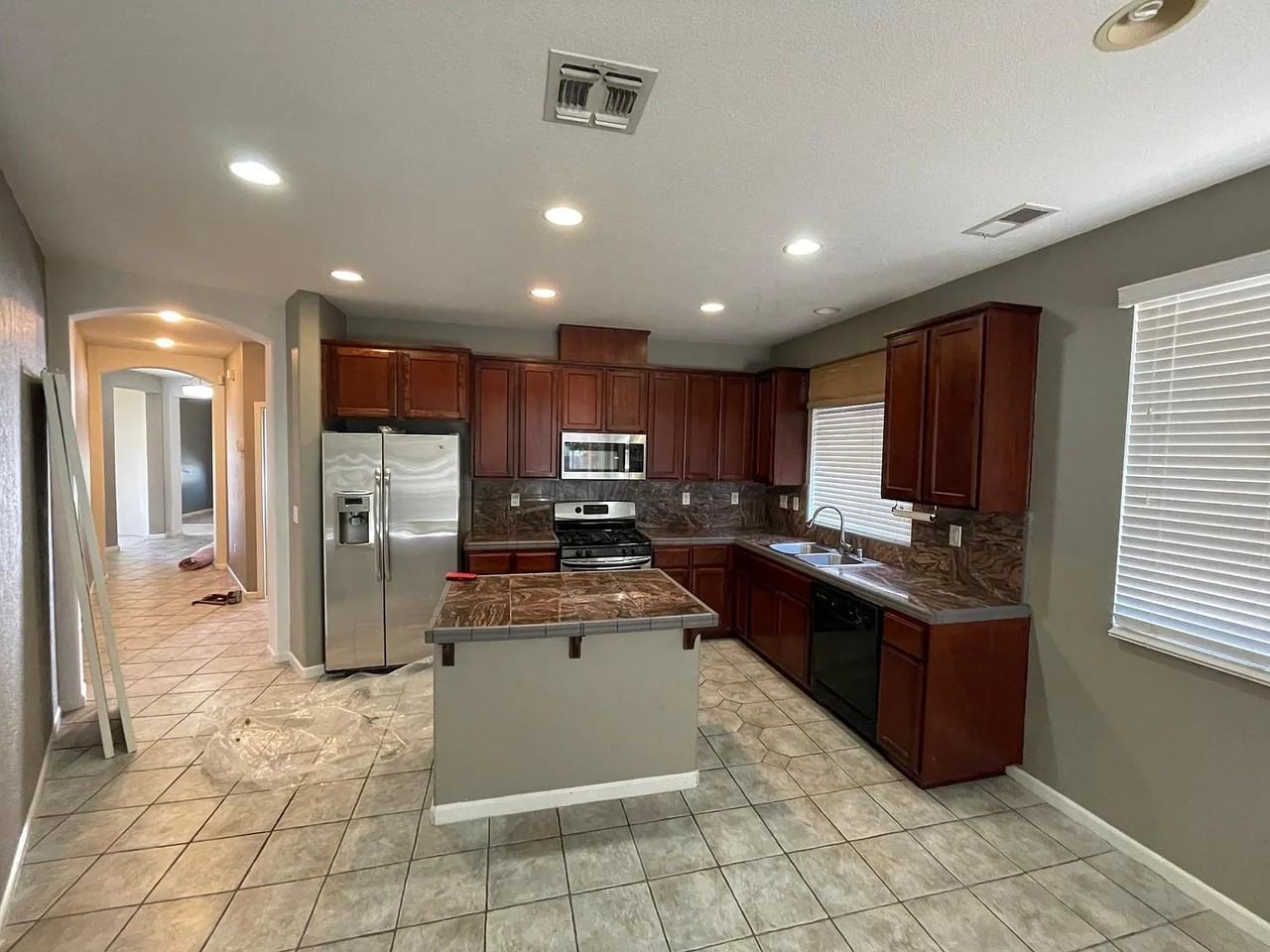 9400 Trolio Way - Photo 5 of 17