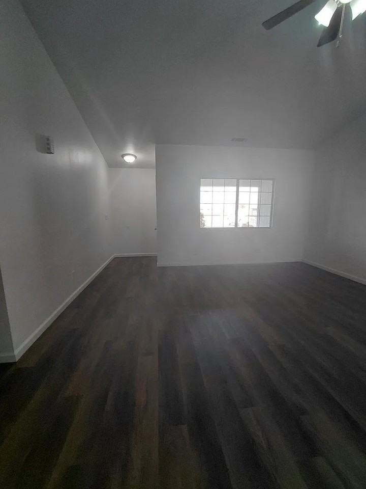 1161 Median Ave - Photo 4 of 14