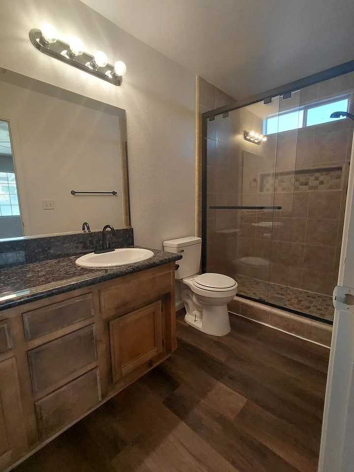 1161 Median Ave - Photo 5 of 14