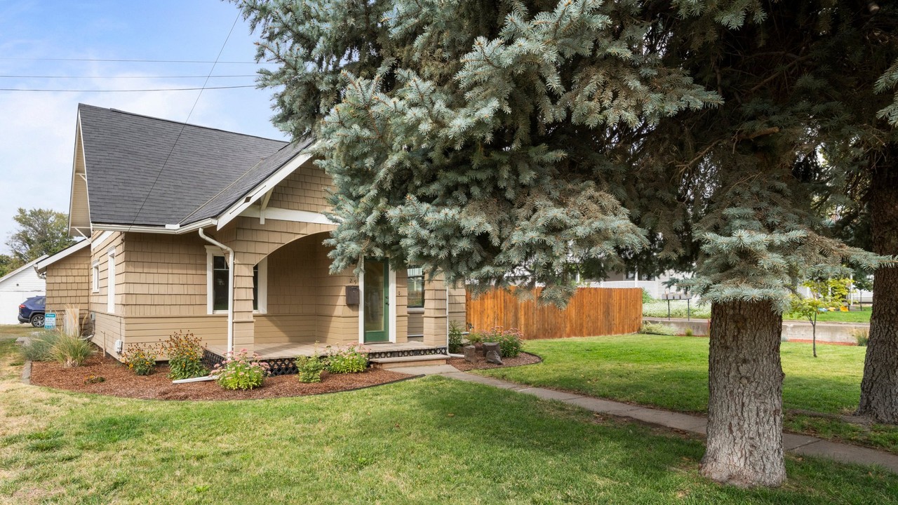 25 Se 6th St - Photo 3 of 20