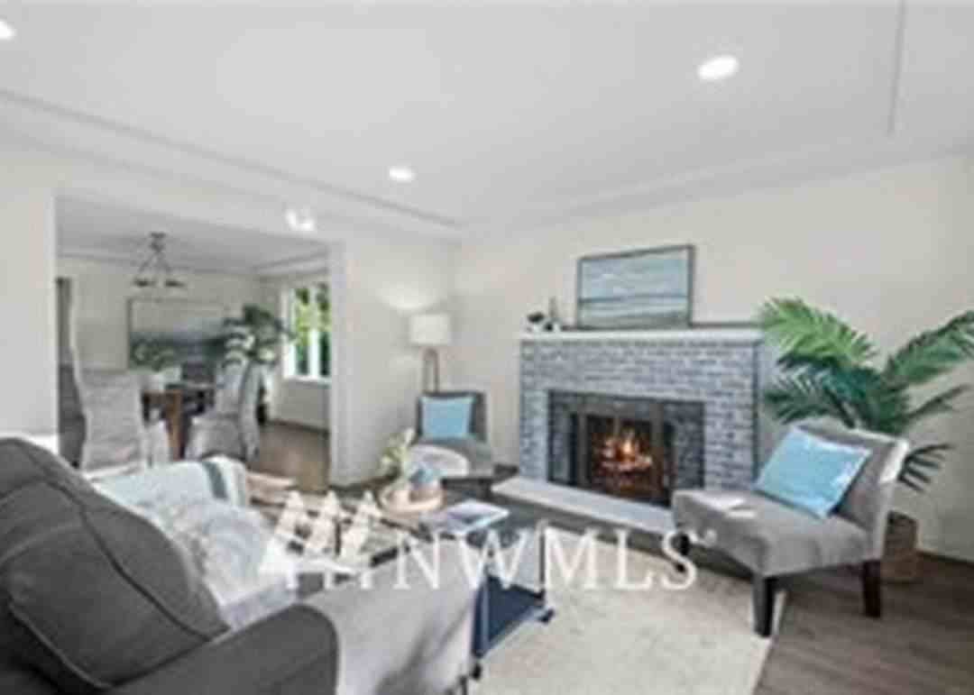 815 S 96th St #A - Photo 4 of 13