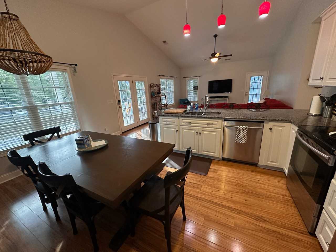 1846 Camelot Dr Sw - Photo 7 of 20