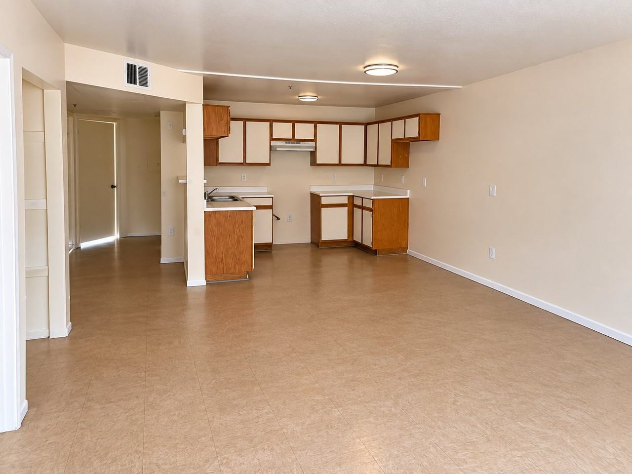 13915 Oxnard St #202 - Photo 2 of 20