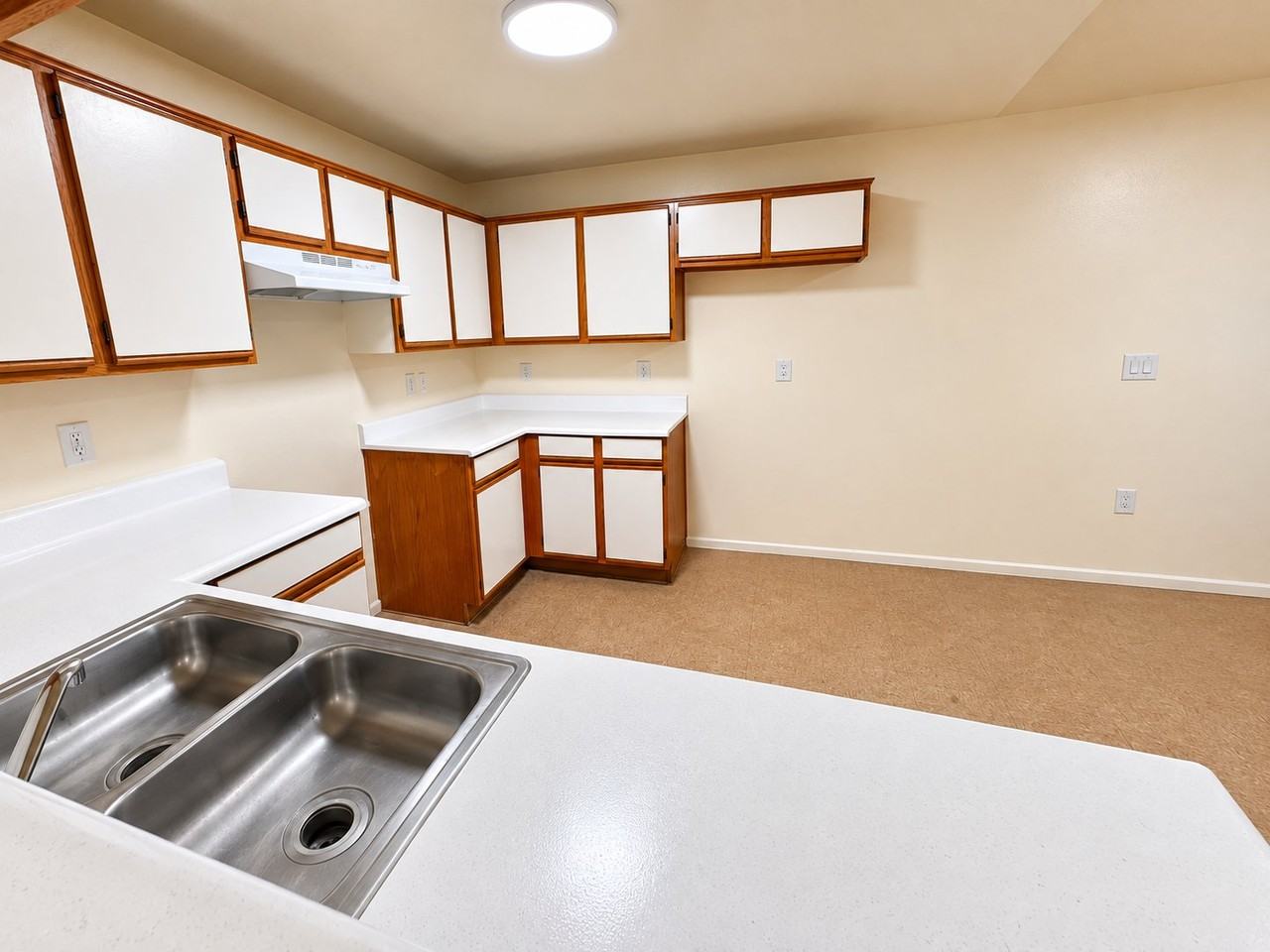 13915 Oxnard St #202 - Photo 4 of 20
