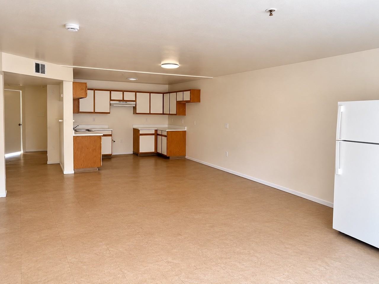 13915 Oxnard St #202 - Photo 5 of 20
