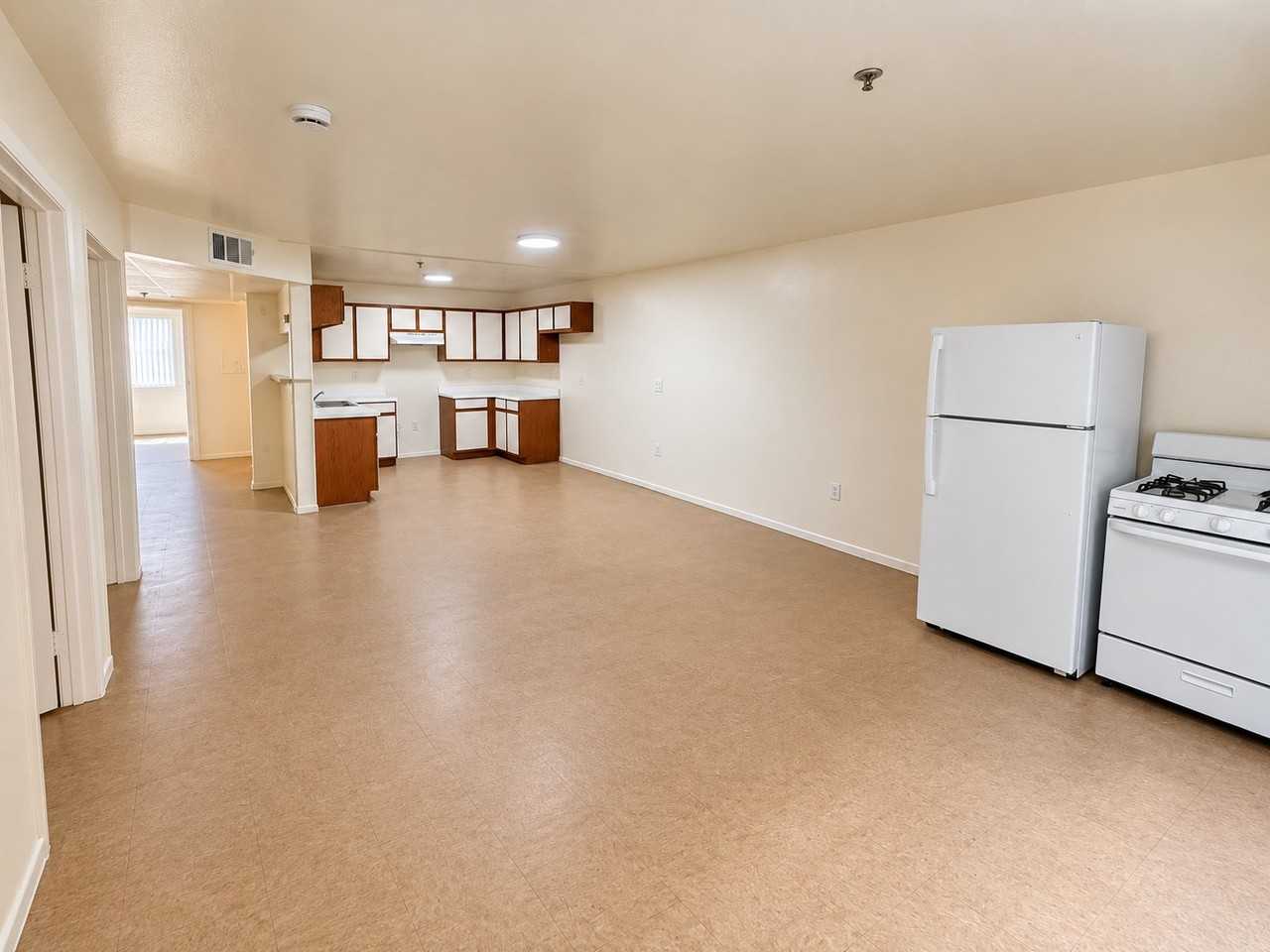 13915 Oxnard St #202 - Photo 6 of 20