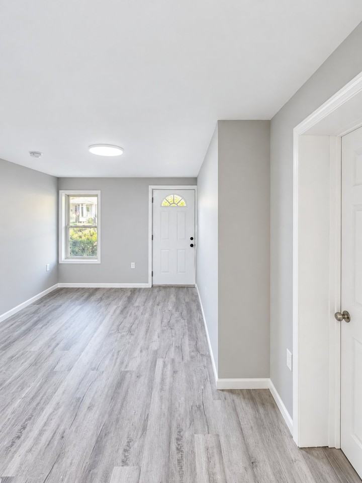 1324 Spruce St #1 - Photo 2 of 13