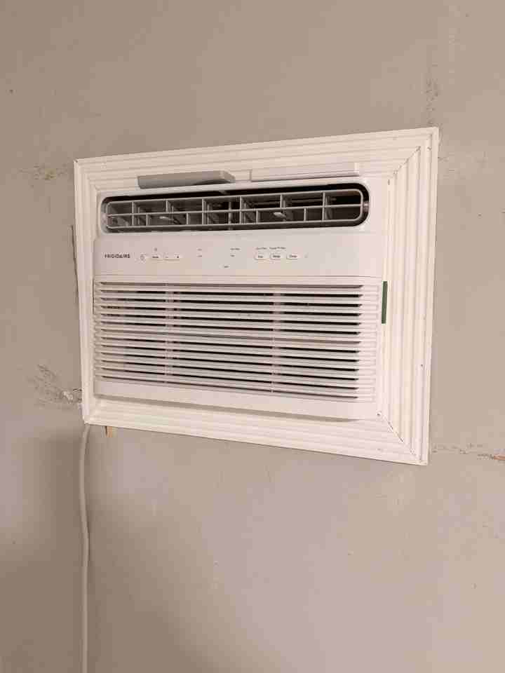 3710 Ne 12th Ter - Photo 3 of 11