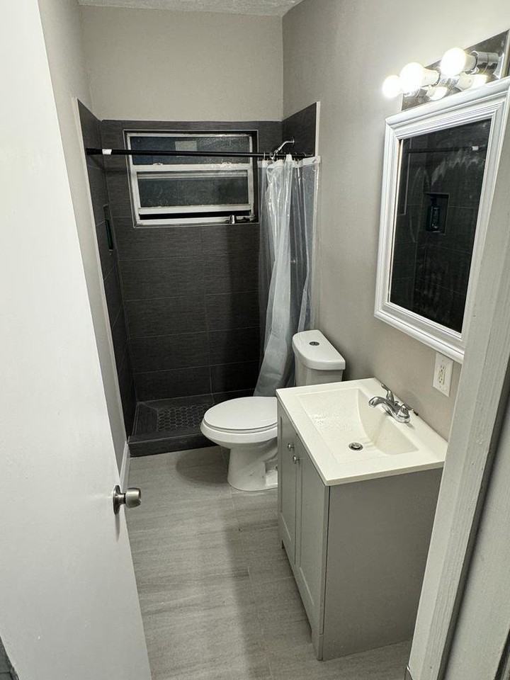 3710 Ne 12th Ter - Photo 5 of 11