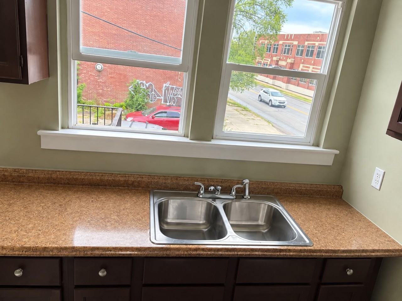 3804 Washington St #2N - Photo 4 of 11