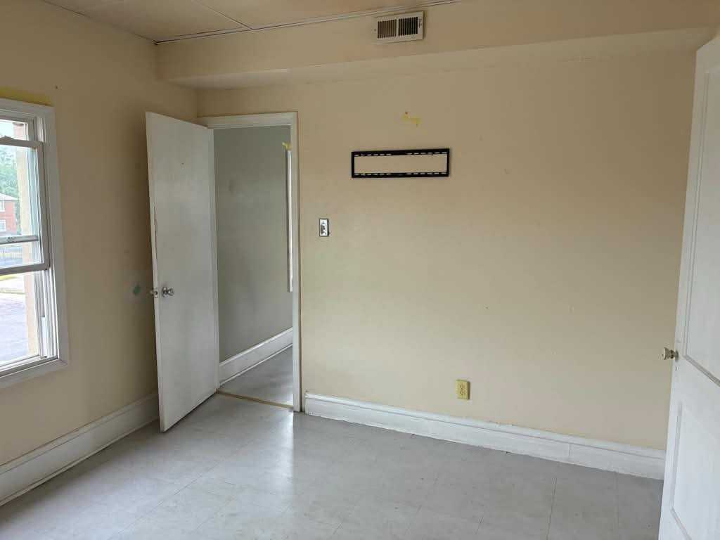 3804 Washington St #2N - Photo 6 of 11