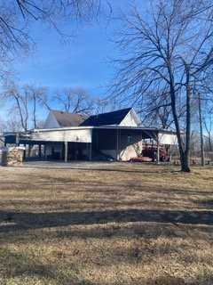 1502 Irwin St - Photo 2 of 20