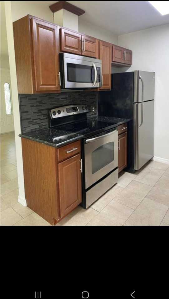 1718 Mercer Ave #B - Photo 2 of 11