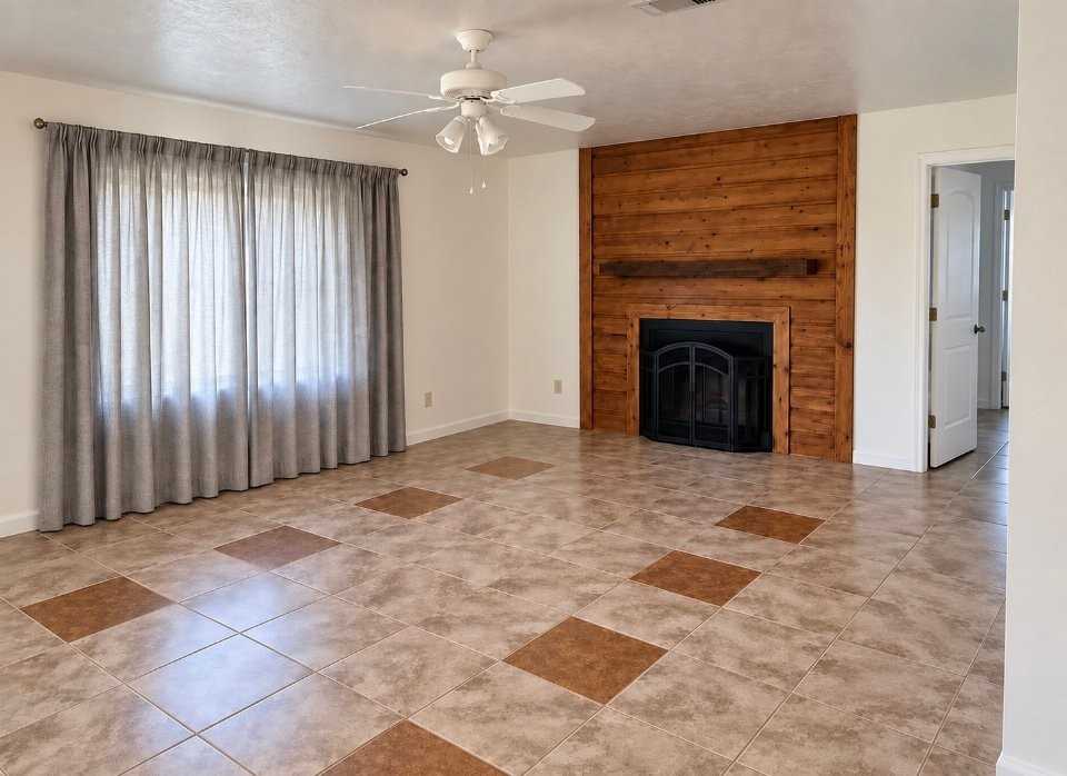 36605 Lariat Ln - Photo 2 of 15