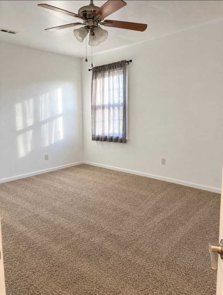 36605 Lariat Ln - Photo 7 of 15